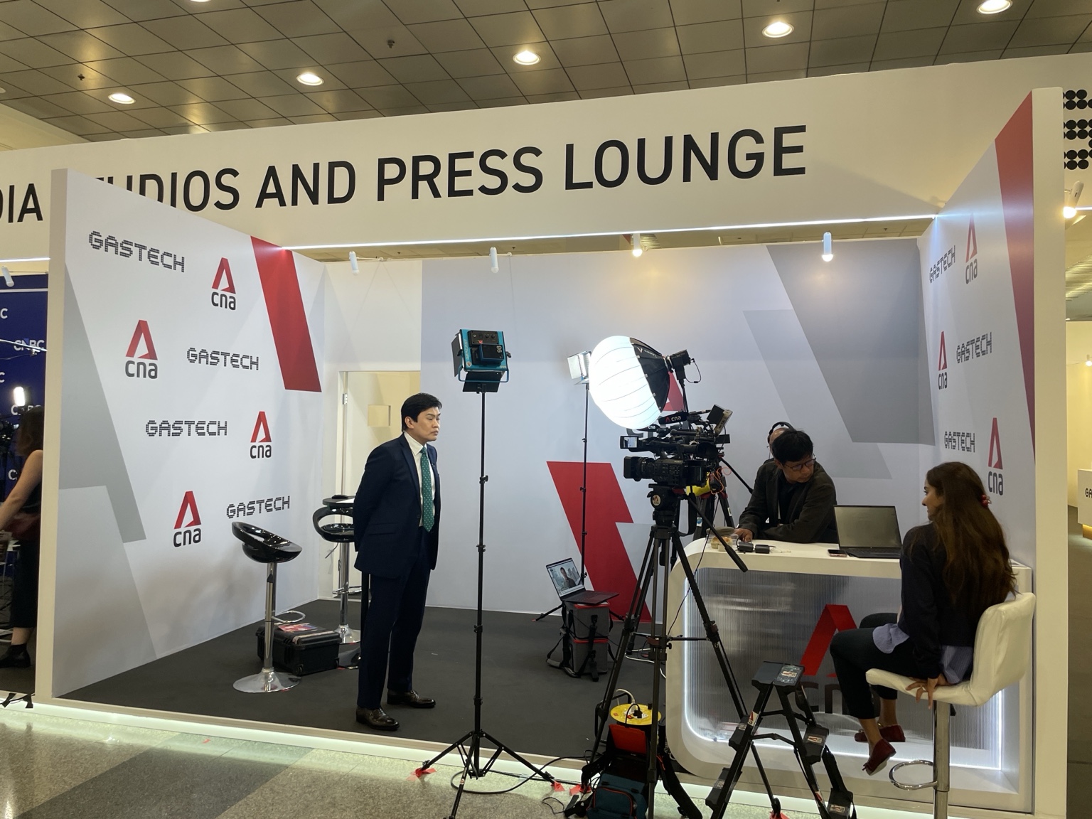 Gastech 2026 的 CNA 演播室