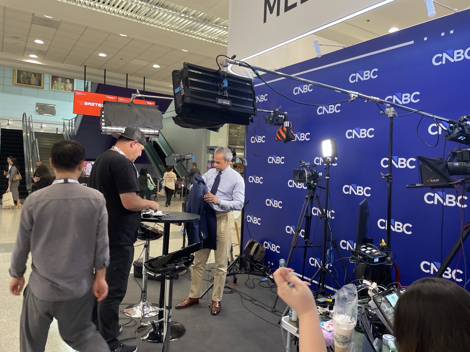 Gastech 2026 的 CNBC 演播室